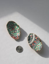 Load image into Gallery viewer, Mackworth Shell Jewelry Dish