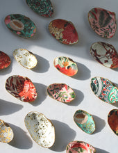 Load image into Gallery viewer, Mackworth Shell Jewelry Dish